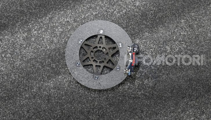 Tra dischi e pastiglie: un viaggio nel mondo dei freni nella fabbrica Racing di Brembo - Foto 3 di 36