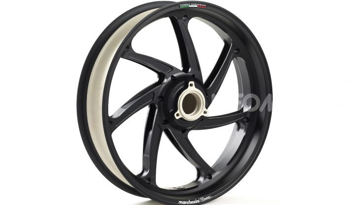 Tra dischi e pastiglie: un viaggio nel mondo dei freni nella fabbrica Racing di Brembo - Foto 31 di 36