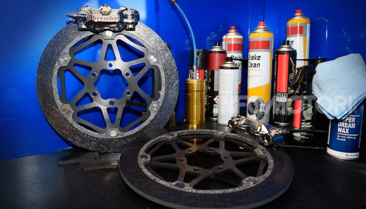 Tra dischi e pastiglie: un viaggio nel mondo dei freni nella fabbrica Racing di Brembo - Foto 33 di 36