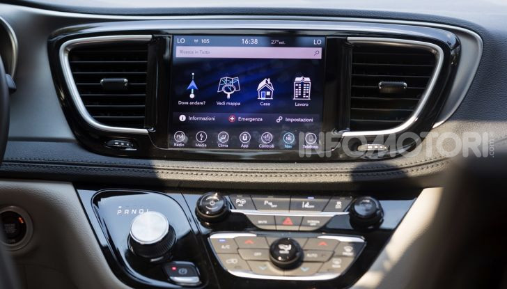 [VIDEO] Prova Chrysler Pacifica Ibrida Plug-In: born in the USA! - Foto 6 di 29