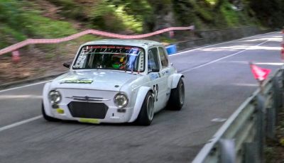 Fiat 850 con motore di una Kawasaki Ninja ZX-12R