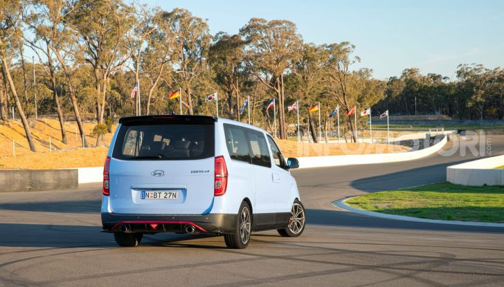 [VIDEO] Hyundai iMax N: il Van da 402CV e trazione posteriore - Foto 5 di 12