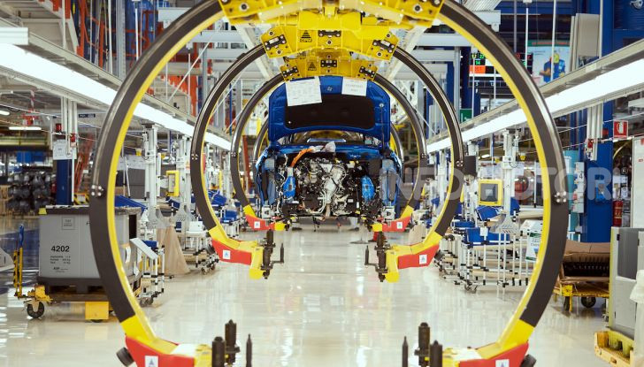 Coronavirus: Fca chiude fabbriche Cassino, Melfi e Pomigliano - Foto 10 di 20