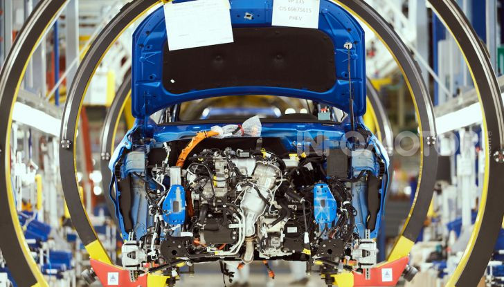 Coronavirus: Fca chiude fabbriche Cassino, Melfi e Pomigliano - Foto 11 di 20