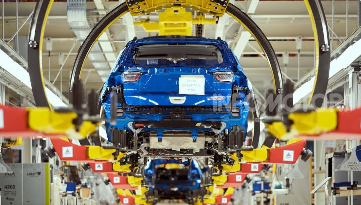 Coronavirus: Fca chiude fabbriche Cassino, Melfi e Pomigliano - Foto 12 di 20