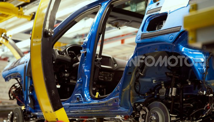 Coronavirus: Fca chiude fabbriche Cassino, Melfi e Pomigliano - Foto 13 di 20