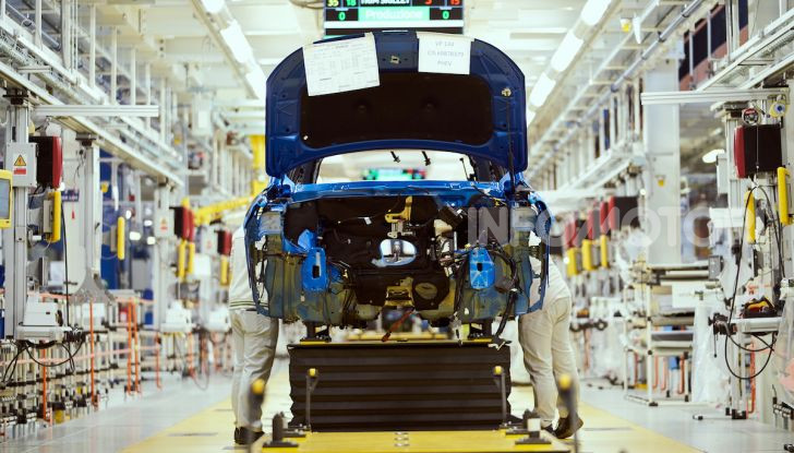 Coronavirus: Fca chiude fabbriche Cassino, Melfi e Pomigliano - Foto 17 di 20