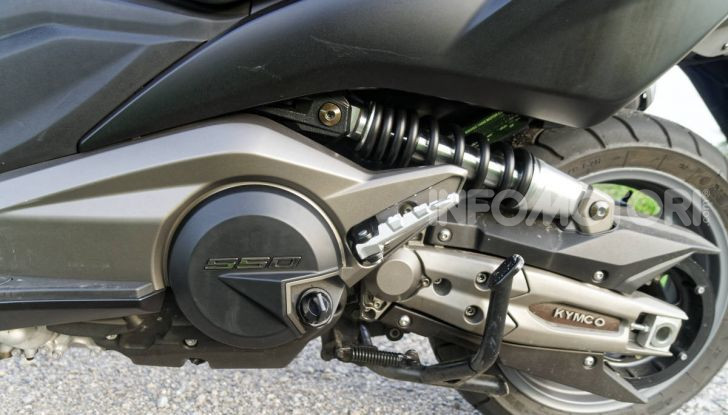Prova Kymco AK550, l’unico vero “anti TMAX” - Foto 9 di 54