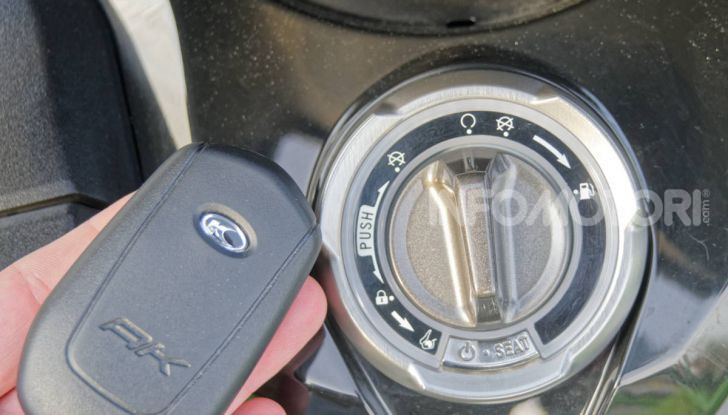 Prova Kymco AK550, l’unico vero “anti TMAX” - Foto 13 di 54