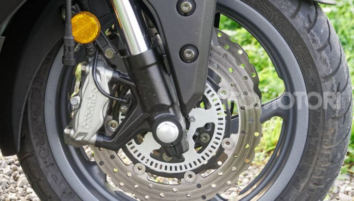 Prova Kymco AK550, l’unico vero “anti TMAX” - Foto 16 di 54