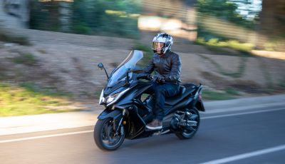 Prova Kymco AK550, l’unico vero “anti TMAX”