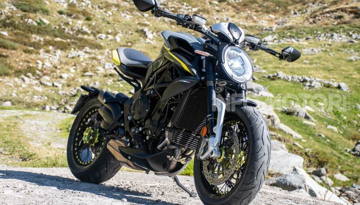 Prova MV Agusta Dragster 800 RR 2019: arte in movimento - Foto 5 di 47