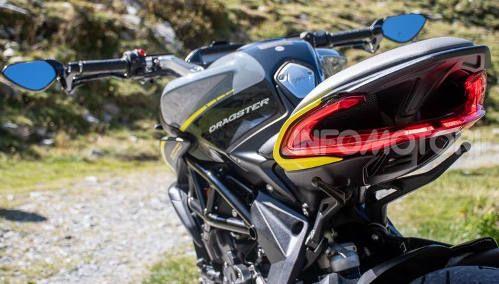 Prova MV Agusta Dragster 800 RR 2019: arte in movimento - Foto 9 di 47