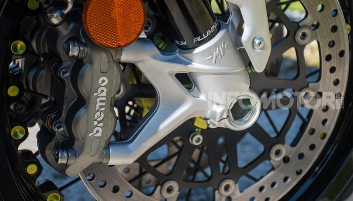 Prova MV Agusta Dragster 800 RR 2019: arte in movimento - Foto 19 di 47