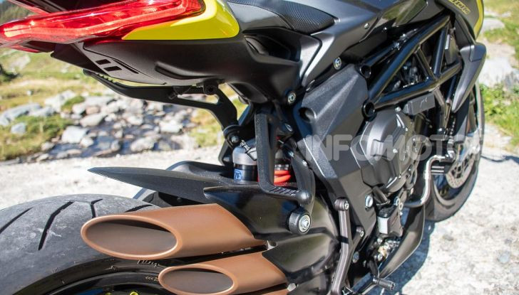 Prova MV Agusta Dragster 800 RR 2019: arte in movimento - Foto 23 di 47