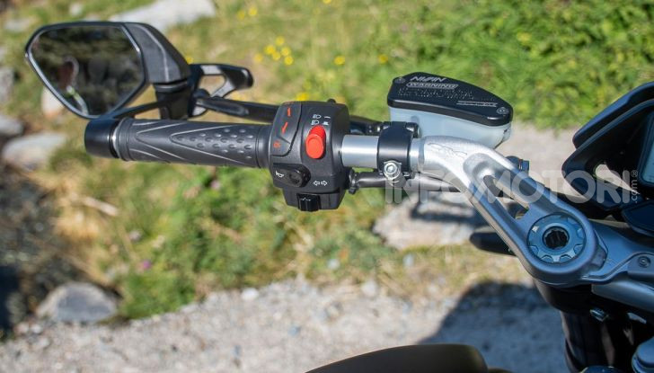 Prova MV Agusta Dragster 800 RR 2019: arte in movimento - Foto 27 di 47