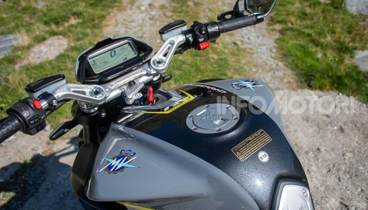 Prova MV Agusta Dragster 800 RR 2019: arte in movimento - Foto 29 di 47