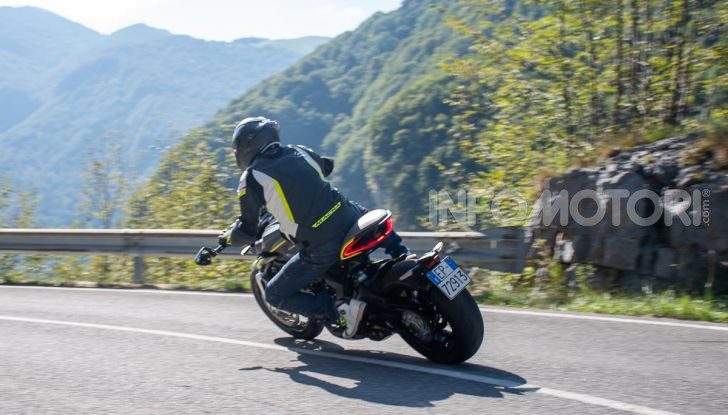 Prova MV Agusta Dragster 800 RR 2019: arte in movimento - Foto 37 di 47