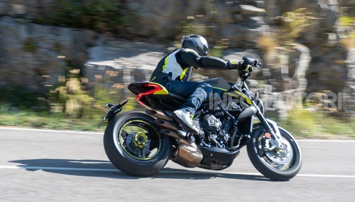 Prova MV Agusta Dragster 800 RR 2019: arte in movimento - Foto 40 di 47