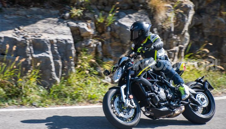 Prova MV Agusta Dragster 800 RR 2019: arte in movimento - Foto 41 di 47