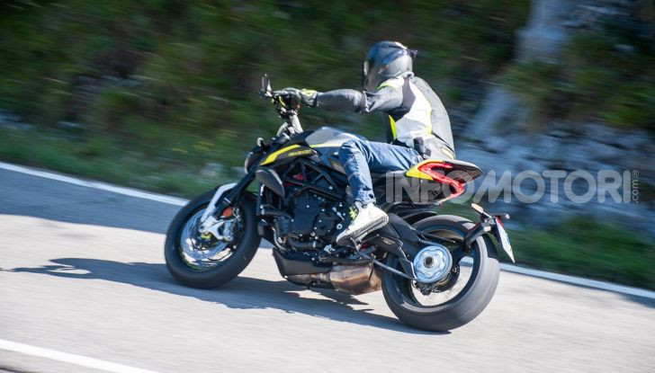 Prova MV Agusta Dragster 800 RR 2019: arte in movimento - Foto 43 di 47