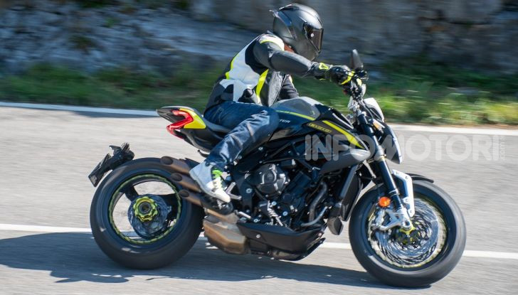 Prova MV Agusta Dragster 800 RR 2019: arte in movimento - Foto 45 di 47