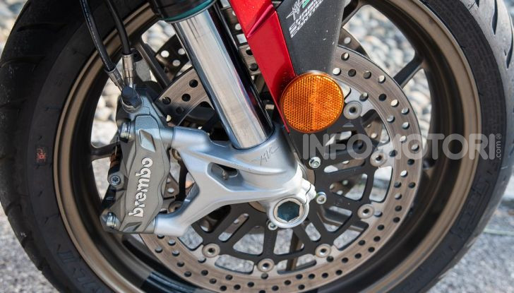 MV Agusta Turismo Veloce Lusso SCS, affilata come una Brutale, comoda come uno scooter - Foto 16 di 58