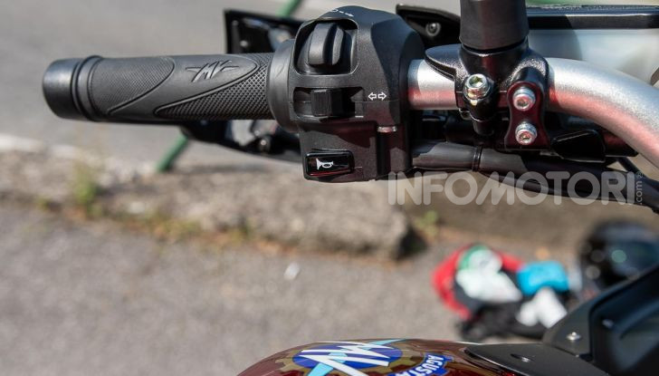 MV Agusta Turismo Veloce Lusso SCS, affilata come una Brutale, comoda come uno scooter - Foto 21 di 58