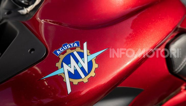 MV Agusta Turismo Veloce Lusso SCS, affilata come una Brutale, comoda come uno scooter - Foto 28 di 58
