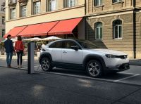 Mazda MX-30: l’auto elettrica con materiali ecologici