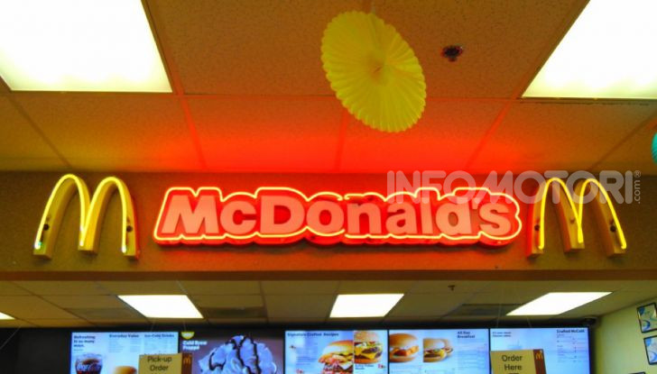 McCharge: da McDonald’s arrivano le colonnine per auto elettriche - Foto 7 di 10