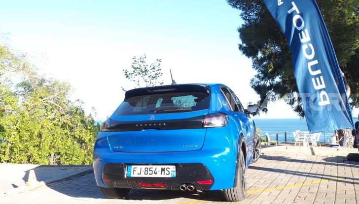 Nuova Peugeot 208: motori, prezzi e impressioni di guida - Foto 8 di 12