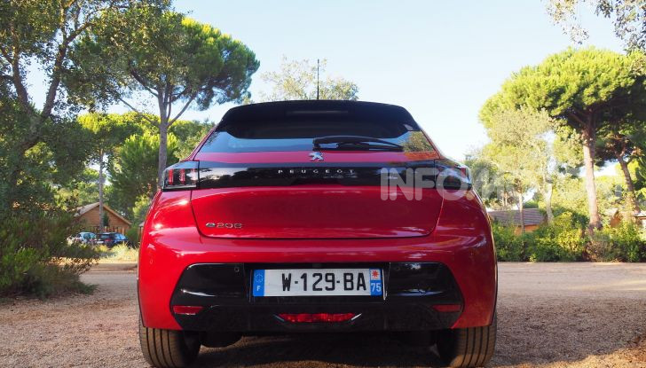 Nuova Peugeot 208: motori, prezzi e impressioni di guida - Foto 12 di 12