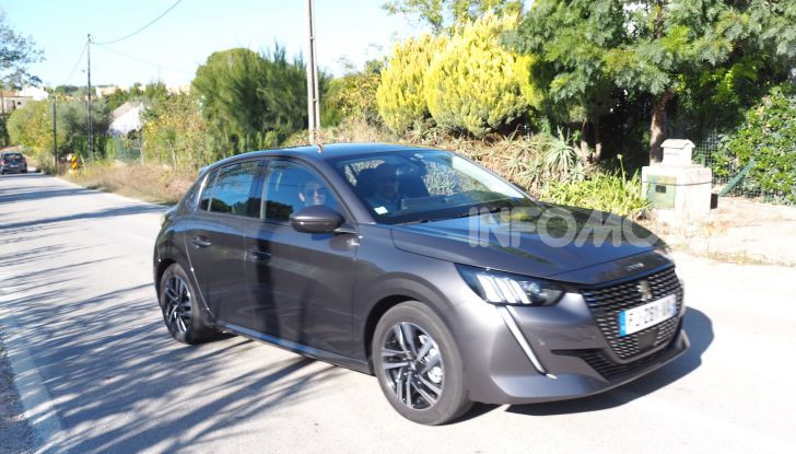 Nuova Peugeot 208: motori, prezzi e impressioni di guida - Foto 1 di 12