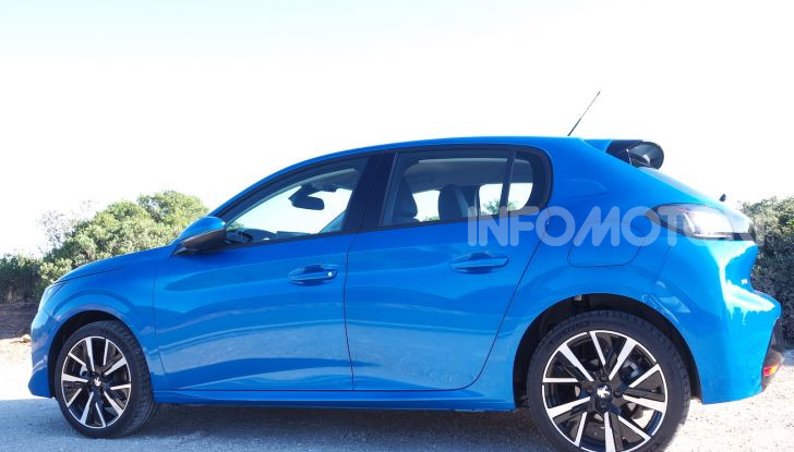 Nuova Peugeot 208: motori, prezzi e impressioni di guida - Foto 4 di 12