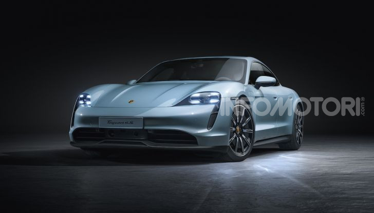 Porsche Taycan 4S, con la Performance Plus si arriva a 571CV - Foto 1 di 10