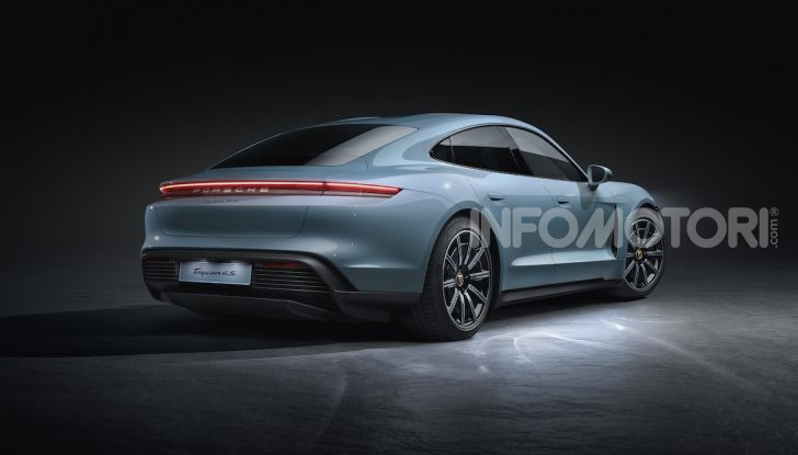 Porsche batte Tesla: la Taycan Turbo S è la regina del Nurburgring! - Foto 5 di 10