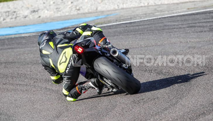 [VIDEO] Prova Yamaha R1 ed R1M 2020, tante piccole novità per una moto quasi perfetta - Foto 24 di 38