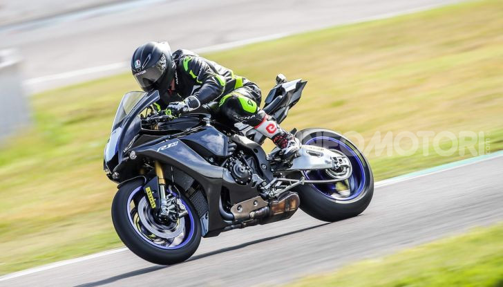 [VIDEO] Prova Yamaha R1 ed R1M 2020, tante piccole novità per una moto quasi perfetta - Foto 33 di 38