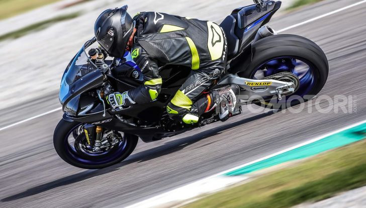 [VIDEO] Prova Yamaha R1 ed R1M 2020, tante piccole novità per una moto quasi perfetta - Foto 36 di 38