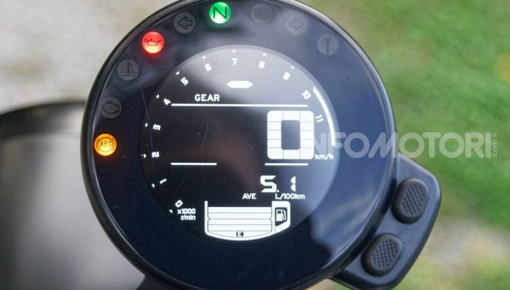 Prova Yamaha XSR 700 XTribute, la Sport Heritage omaggia l’XT di Rambo - Foto 32 di 37