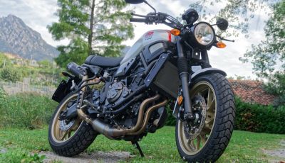 Prova Yamaha XSR 700 XTribute, la Sport Heritage omaggia l’XT di Rambo