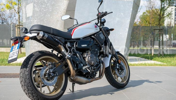 Prova Yamaha XSR 700 XTribute, la Sport Heritage omaggia l’XT di Rambo - Foto 3 di 37
