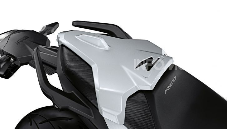 BMW F 900R 2020: la naked della Casa dell’elica dinamica e adatta a tutti - Foto 39 di 39