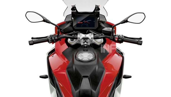 BMW S 1000 XR 2020: ad Eicma la nuova versione della crossover della Casa dell’elica - Foto 37 di 51