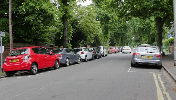 Dormire in auto luogo sicuro parcheggio