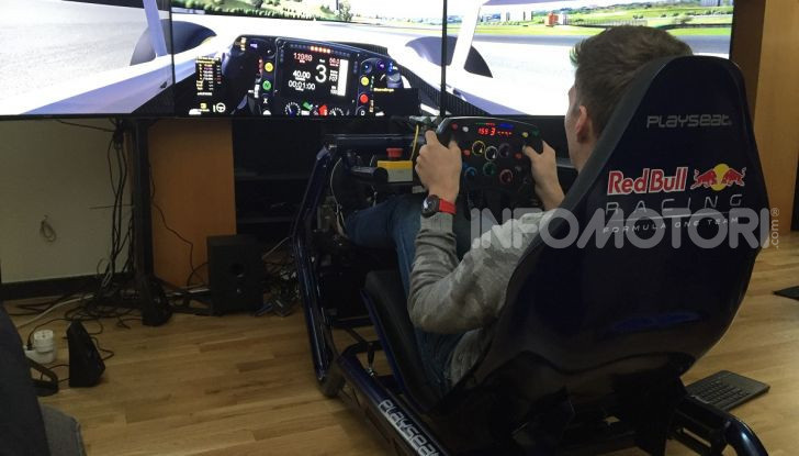 Max Verstappen training Playseat F1