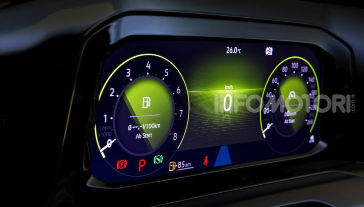 Volkswagen Golf 8 R: il mostro da 330 CV arriva a fine 2020 - Foto 15 di 15
