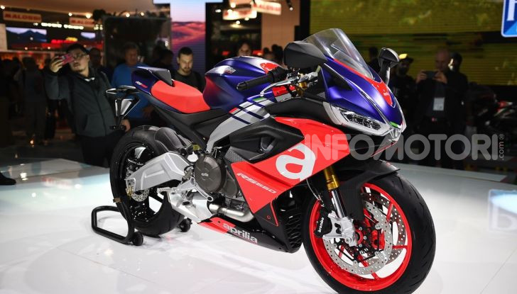 Aprilia RS 660: la media che si ispira alla pista ma che si fa guidare da tutti - Foto 7 di 14