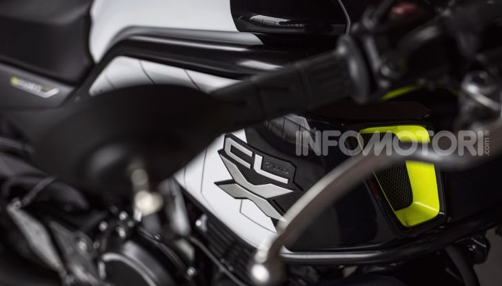 CF Moto 700CL-X: presentata a EICMA la nuova classic di media cilindrata - Foto 2 di 12